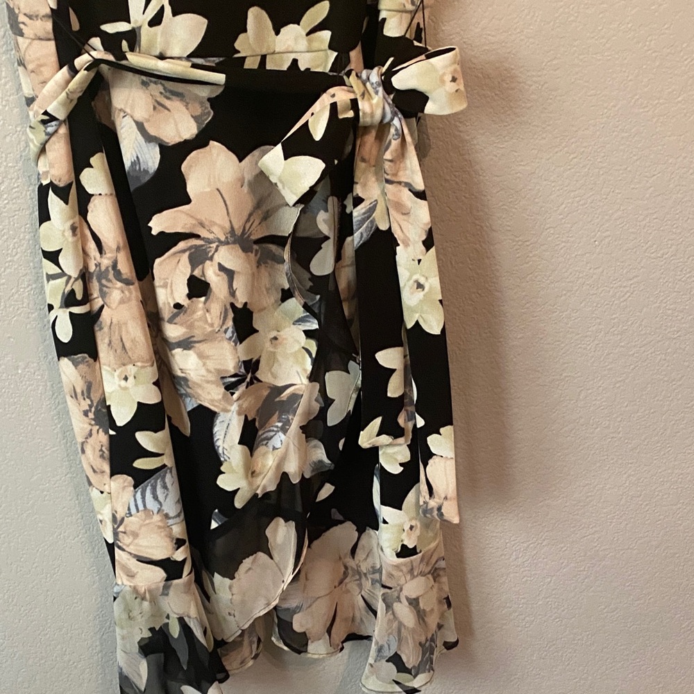 Shelby & Palmer Black and Cream Floral Midi Dress - Picture 4 of 4